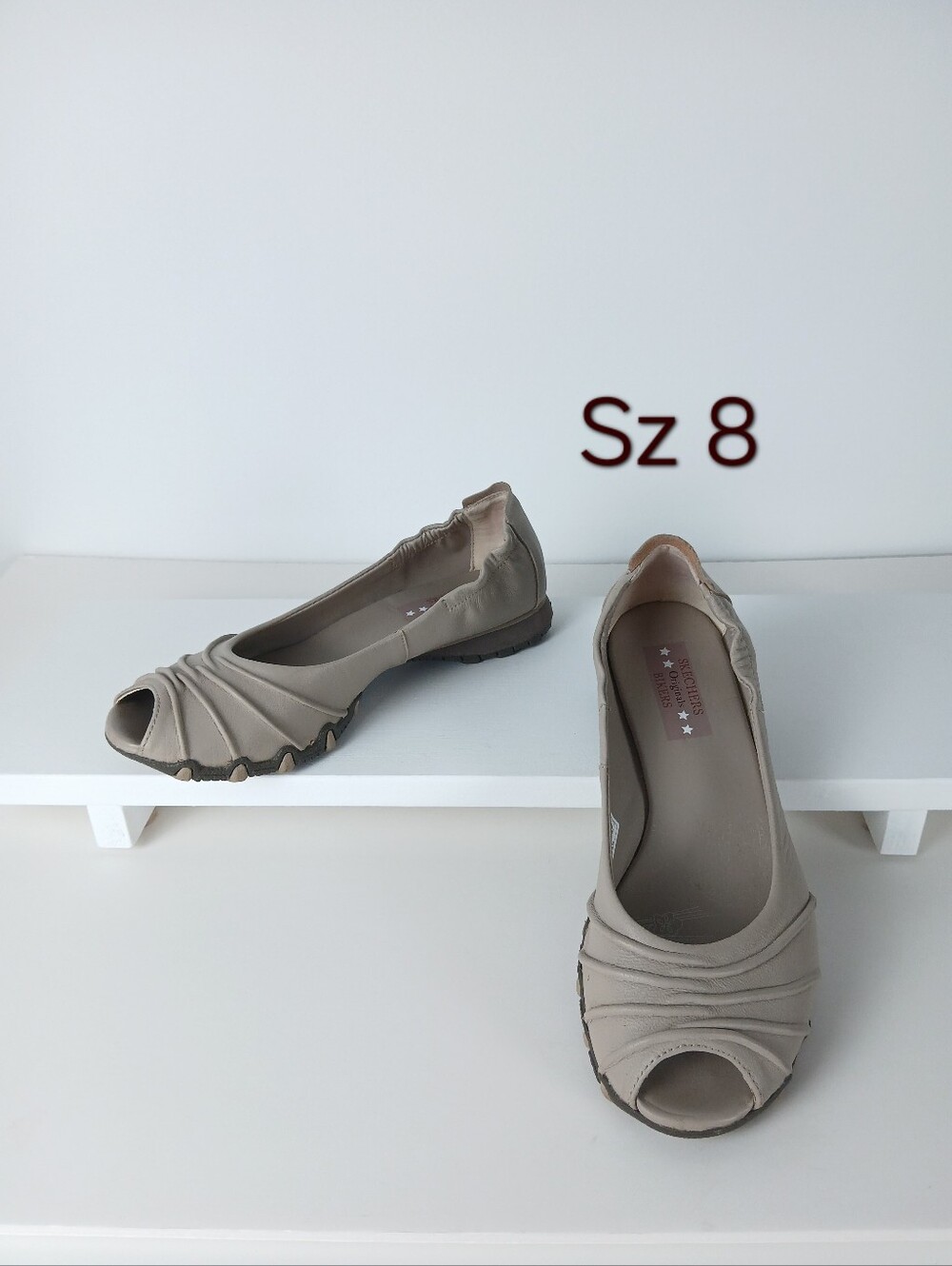 Skechers Sz 8 Women's Dress Shoes Leather Peep-Toe Slip-ons Flats Beige